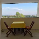 Vinki Apartament *