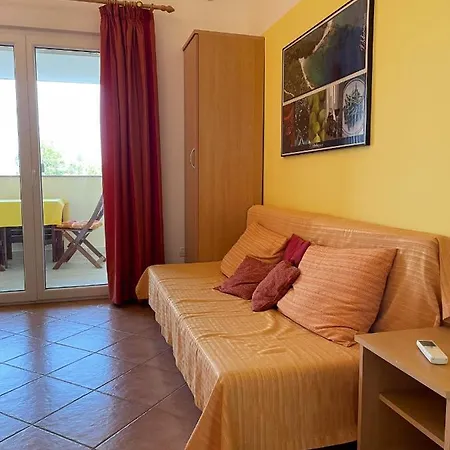 Vinki Apartment *